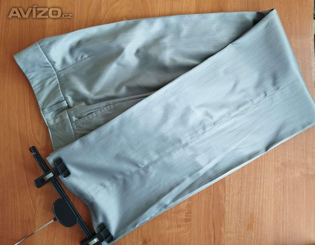 Dámské kalhoty různých barev vel. 42 pro štíhlou postavu od 180 cm