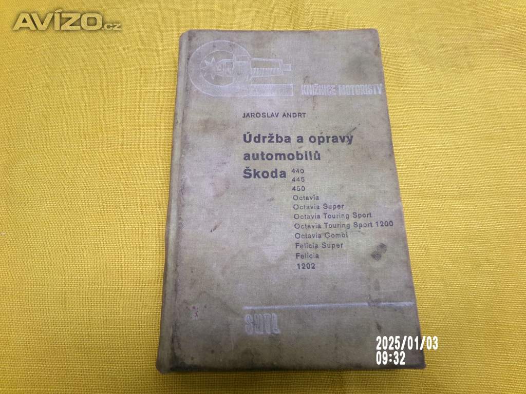 Knihy a brožury o automobilech