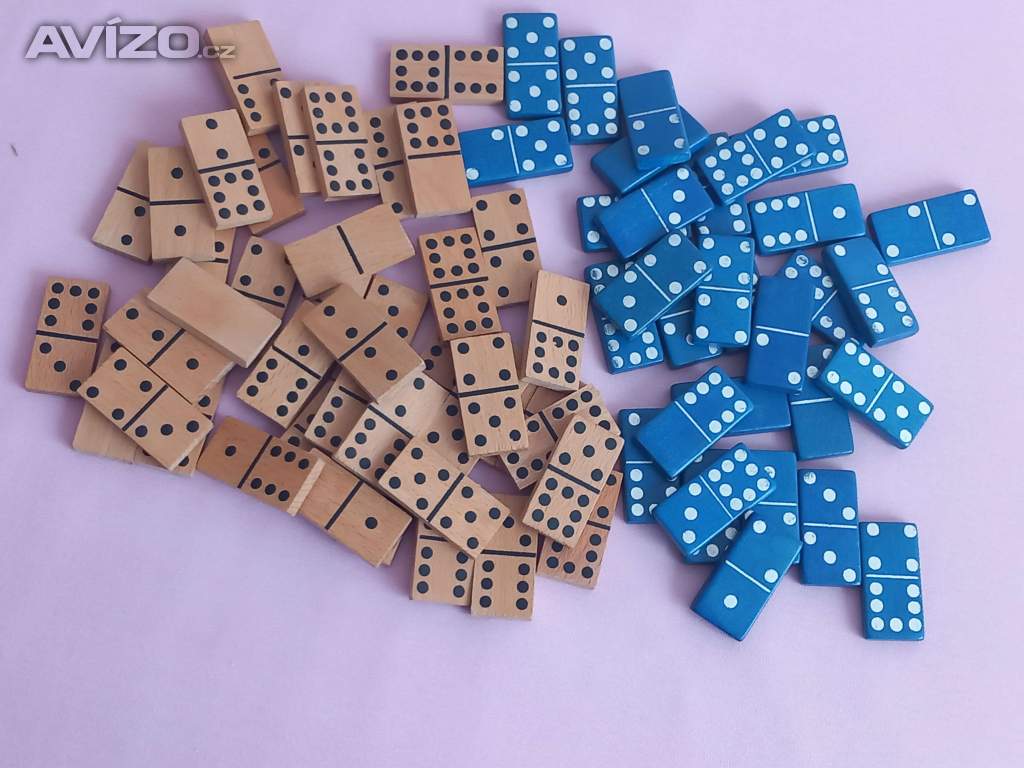 Dřevěné staré domino, jako nové.
