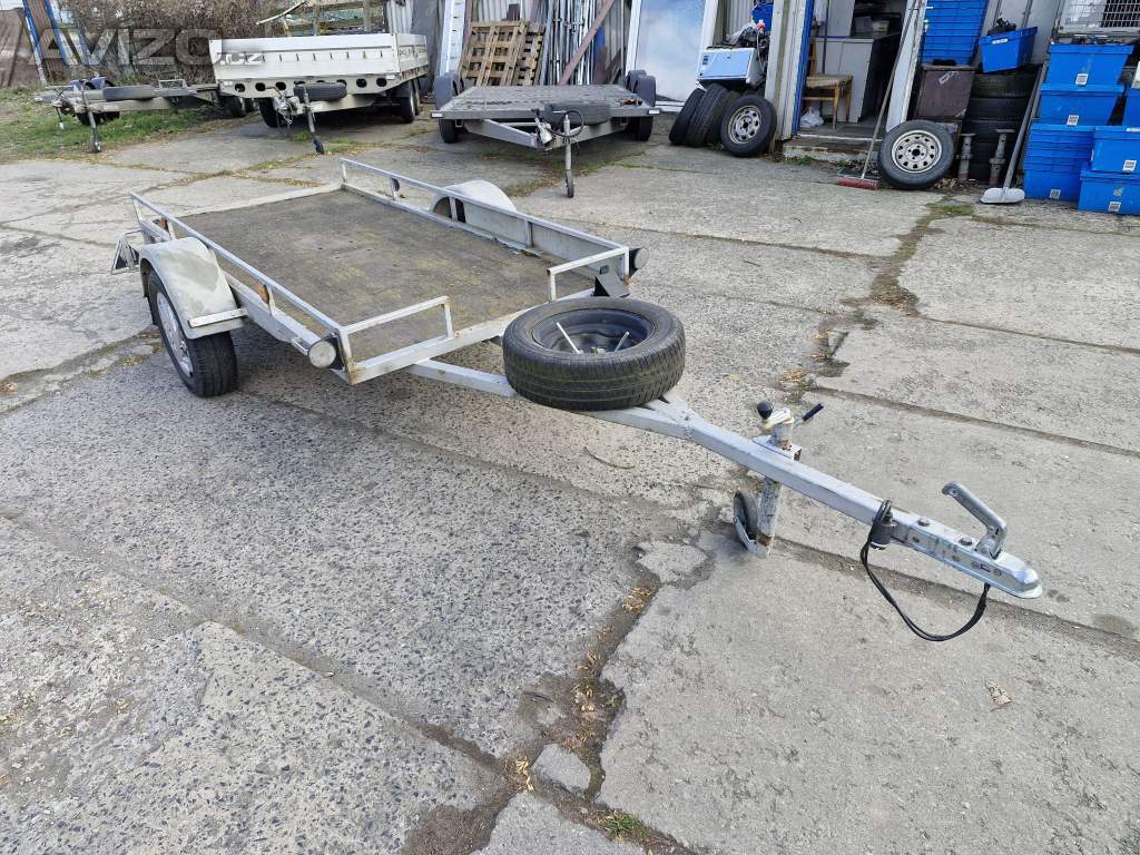 speciální přívěs na kanoe nebo nákladní