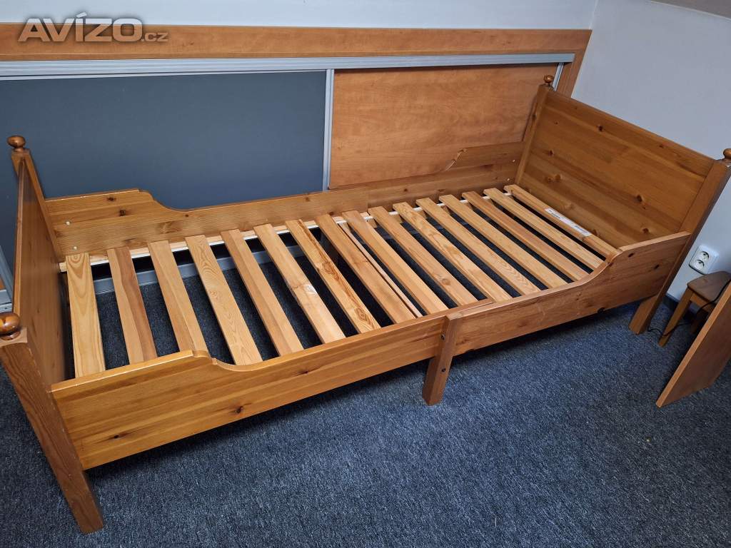 Prodám rostoucí postel 80cm x 2m, masiv, barva dub
