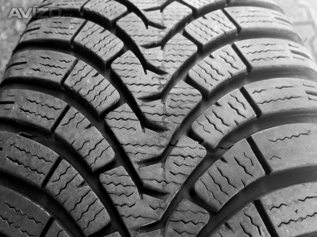 2ks zimních pneu 205/55 R16 Falken