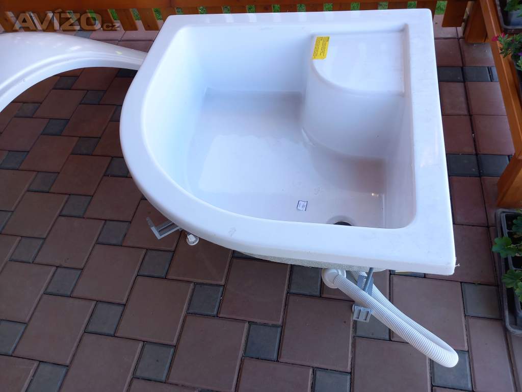 Foto inzerátu Sprchová vanička 90x90 cm