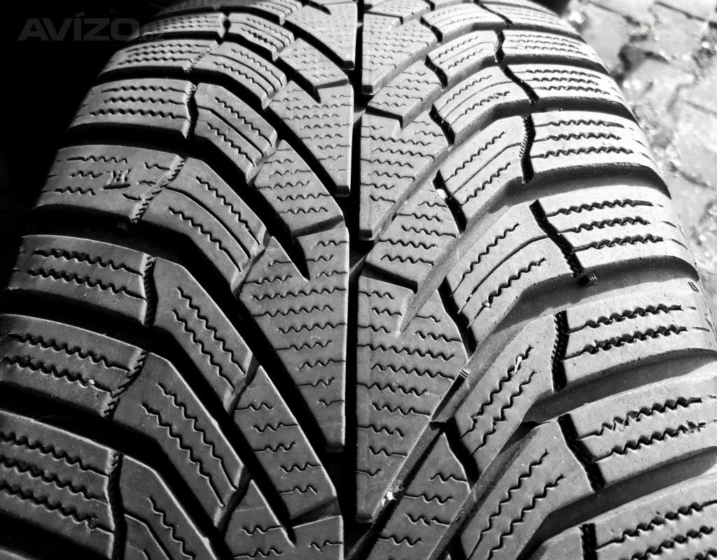 1ks zánovní zimní pneu 235/55 R19 Kumho  