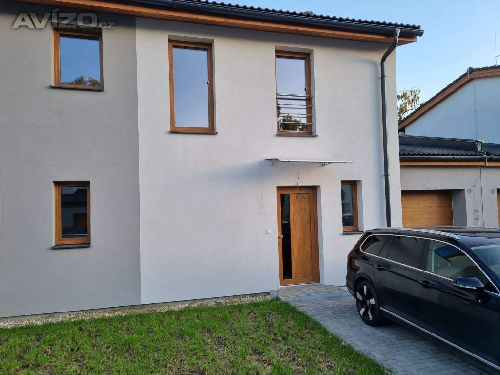 Pronájem řadového rodinného domu 4kk, 119m2, pozemek 480 m2