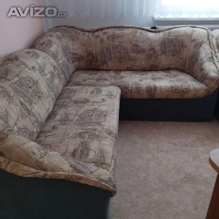 Prodám levně zachovalou rohovou