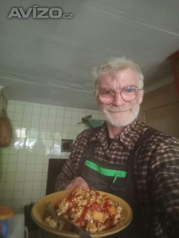 Hledám štěstí přátelství a lásku 