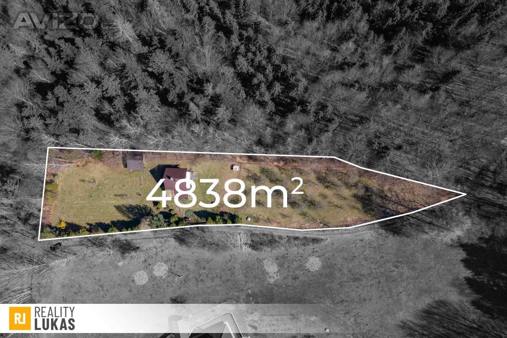 Chata v obci Nýdek, polosamota, pozemek 4838 m2
