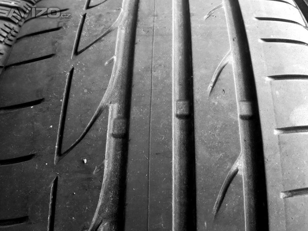 2ks letních pneu 235/40 R19 Bridgestone