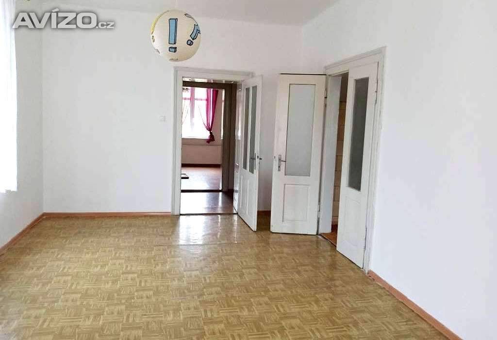 3+1 v Opavě,  90m2,  nezařízený, 17.500 Kč i s energiemi.   Volný ihned. 
