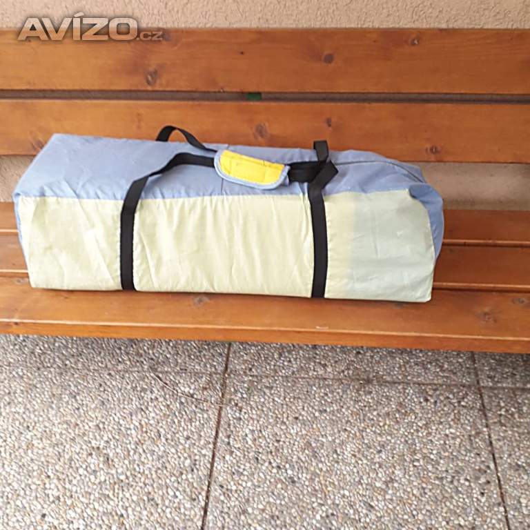Cestovní skládací dětskou postýlku