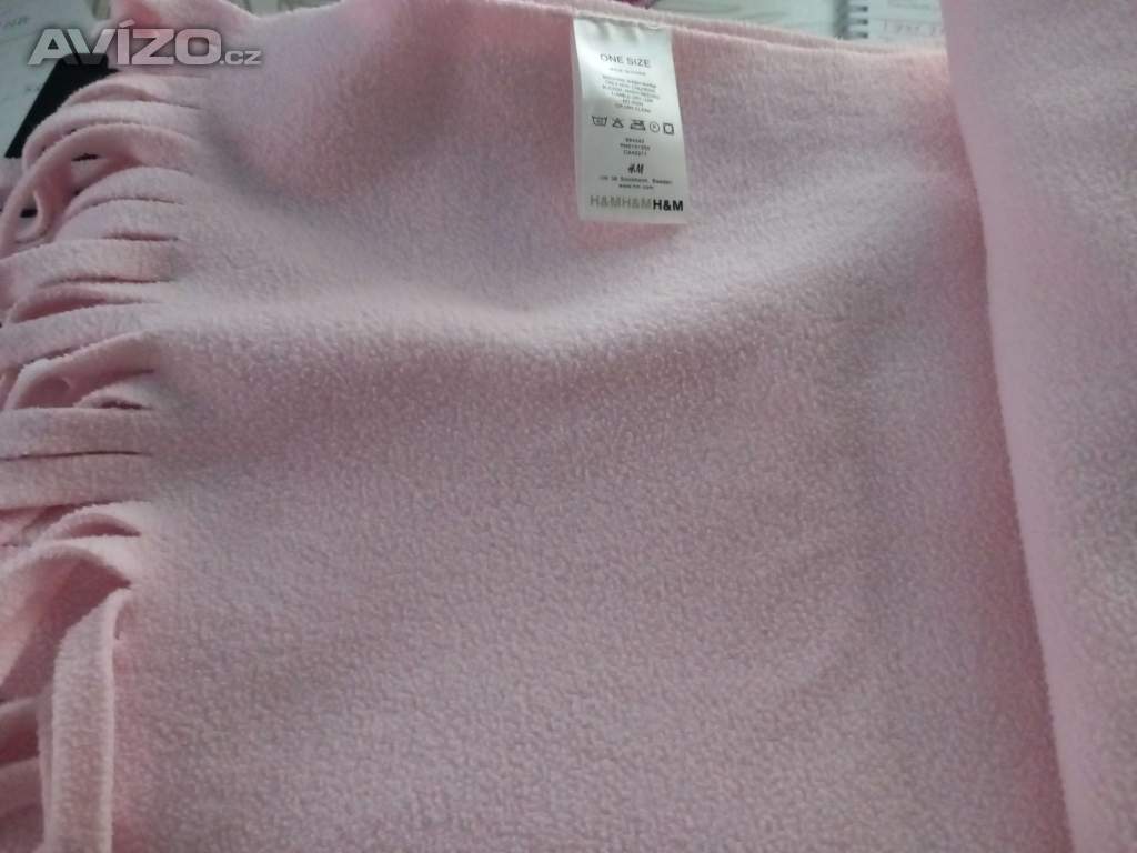Zimní šála s třásněmi zn. HM + 2 slabší zdarma.