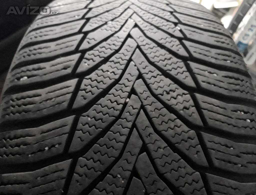 2ks zimních pneu 225/45 R17 Nexen 