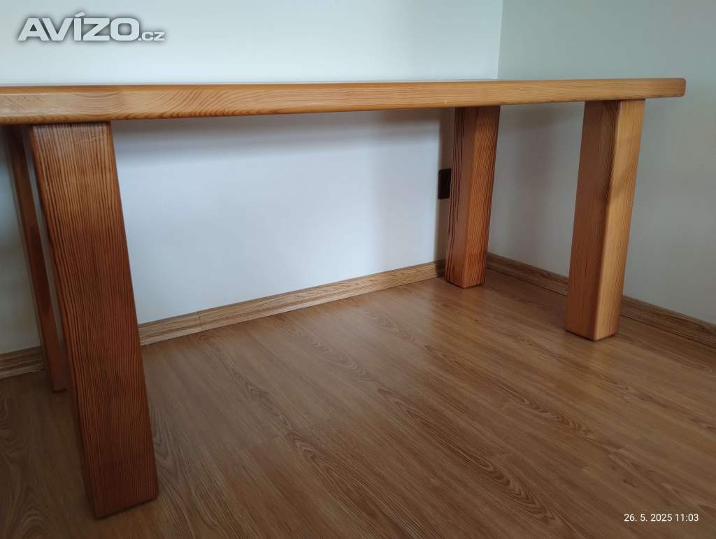 Dřevěný stůl/deska masiv borovice