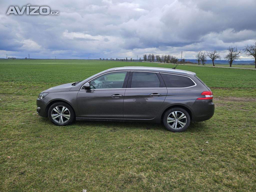 PRODÁM PEUGEOT 308 SW ALLURE výbava - STK 05/2027