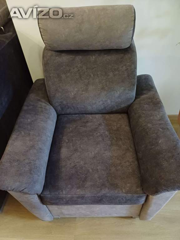 Prodám křeslo, polohovací opěrka hlavy,