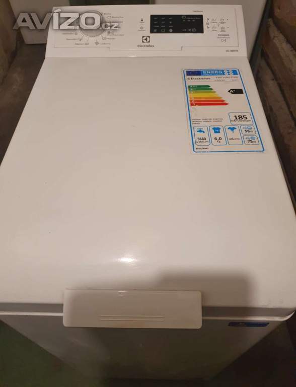 PRACKA ELECTROLUX,HORNI PLNENI,6KG,DISPLEJ,JAKO NOVA