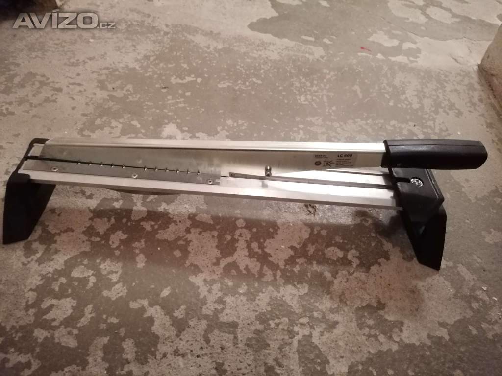 řezačka na palubky