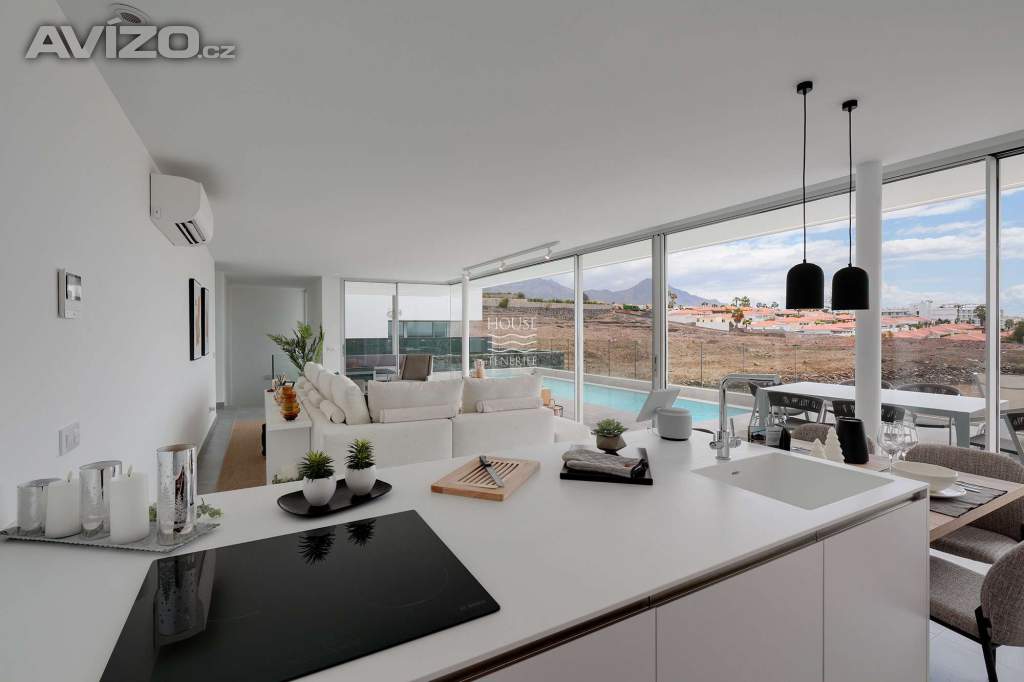 For sale 3-bedroom villa in Callao Salvaje
