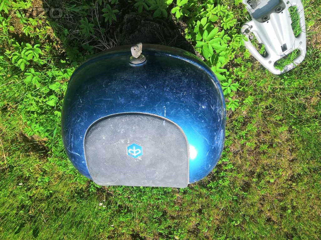 Nosič přilby Vespa 