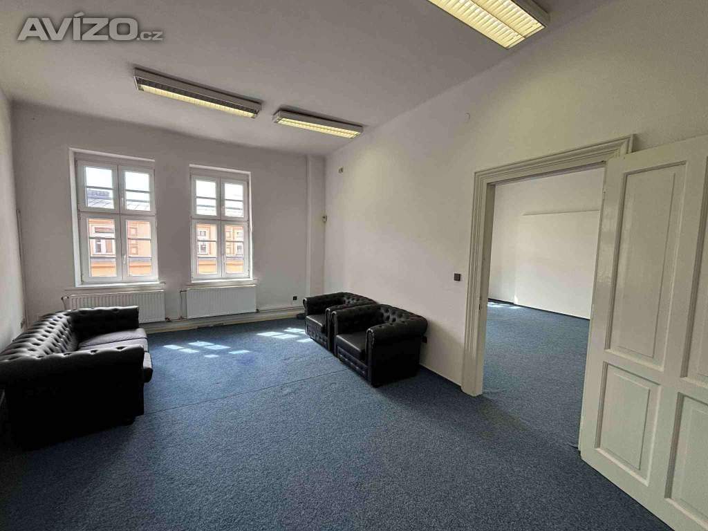 2 kanceláře 36m2 a 27m2 + koupelna 3m2 - CENTRUM - 28.října