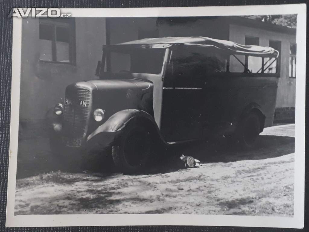  Praga AN - autobus s plachtou - stará čb fotografie 