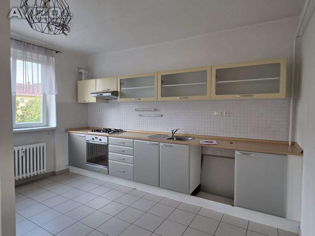 Pronájem bytu 3+kk, 86 m2, balkon, cihla, 4.patro, Hlavní třída O-Poruba