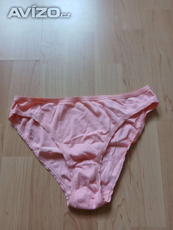 Růžové kalhotky 