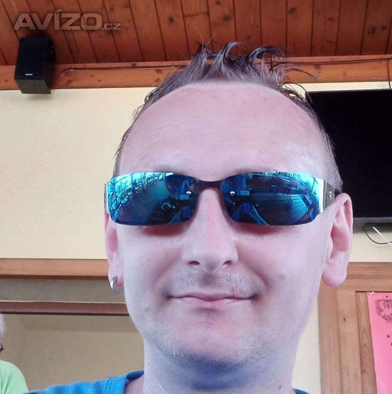 hledam zenu kamaradku s vyhodami
