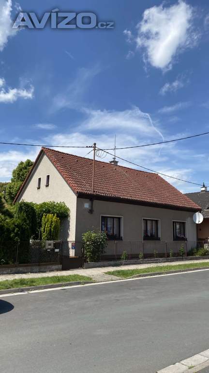 Hradec Králové – Pouchov - Prodej rodinného domu 4+kk se zahradou a garáží