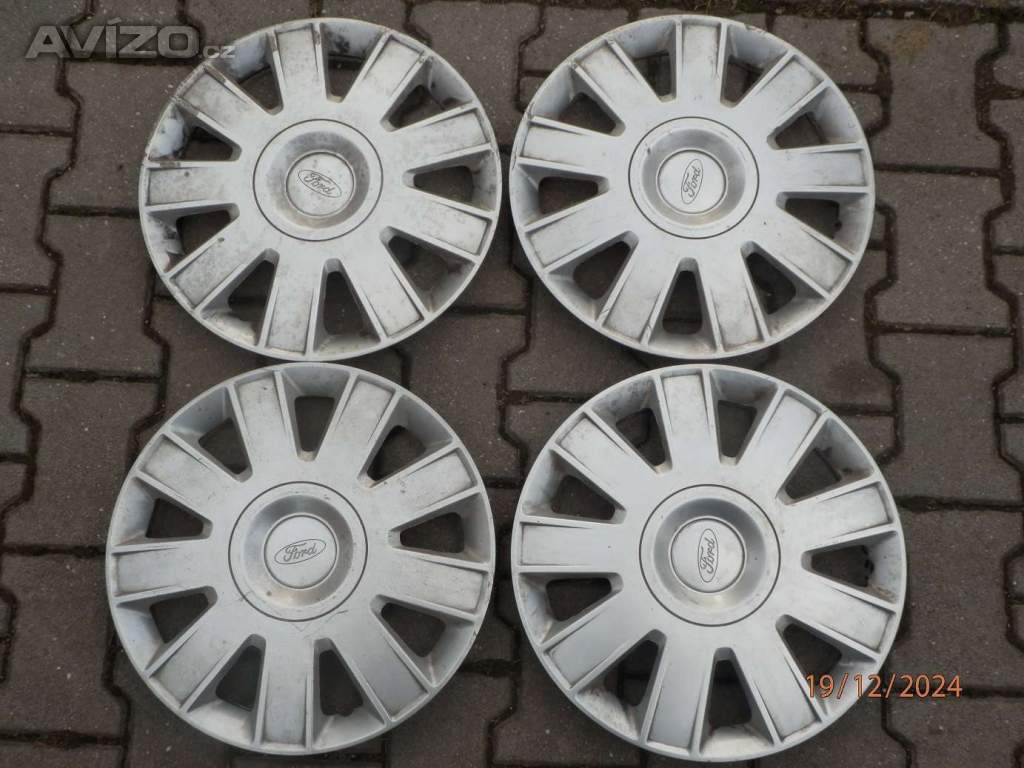 4xOriginál poklice na FORD FUSION,FIESTA,FOCUS velikost 15tky.