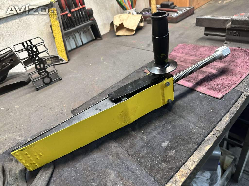 prodám mechanický klín na kácení - BOBR - DOMÁCÍ VÝROBY 