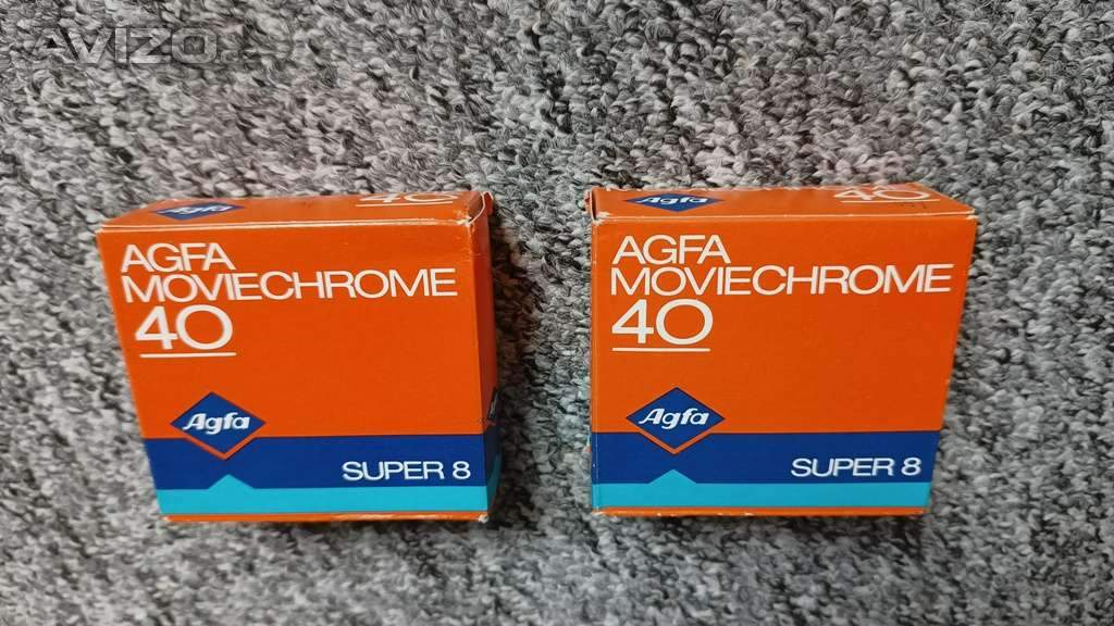 Dva filmy AGFA MOVIECHROME 40 na 8 mm Super v kazetách z roku 1980.