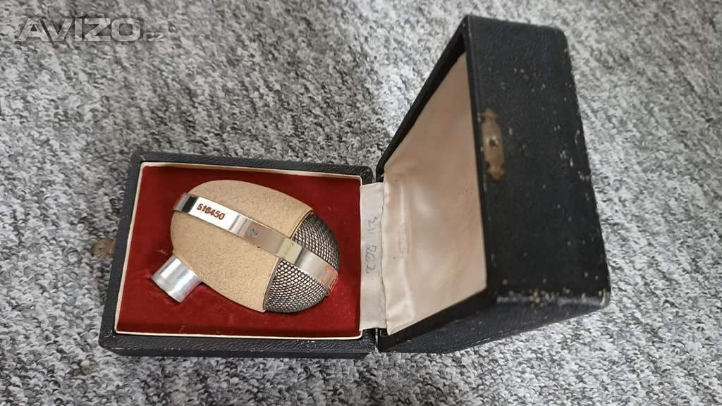 Mikrofon TESLA, archaický, ve skříňce, zřejmě kvalitní, pěkný, nepoškozený.