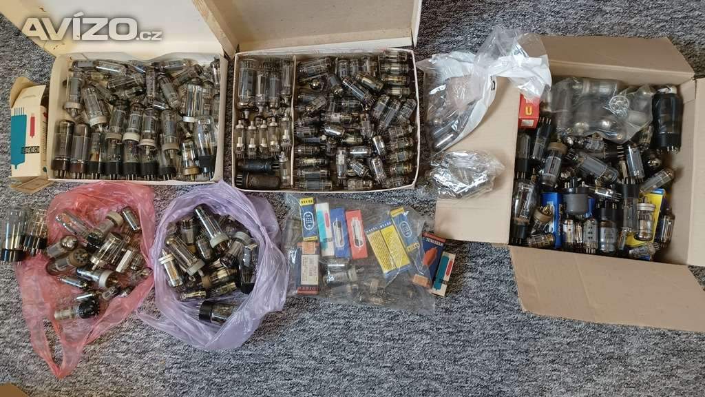Elektronky - cca 300 kusů, plná krabice od banánů, staré, nové, různé viz foto.