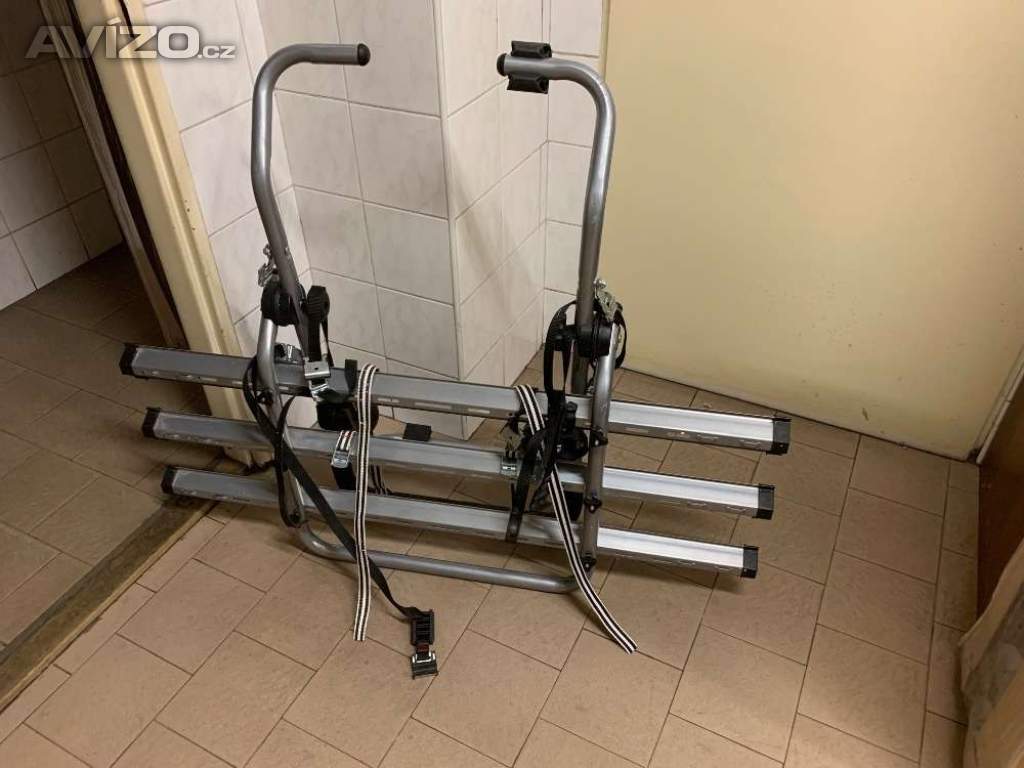 Nosič 3 kol na zadní dveře auta + 3 držáky kol