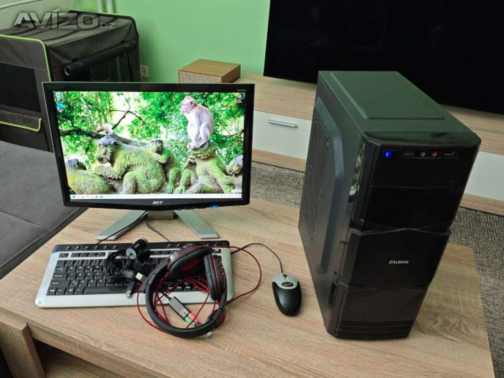 PC s příslušenstvím