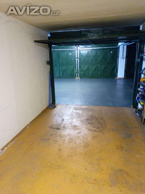 Prodám garáž 6x3m - 18m2