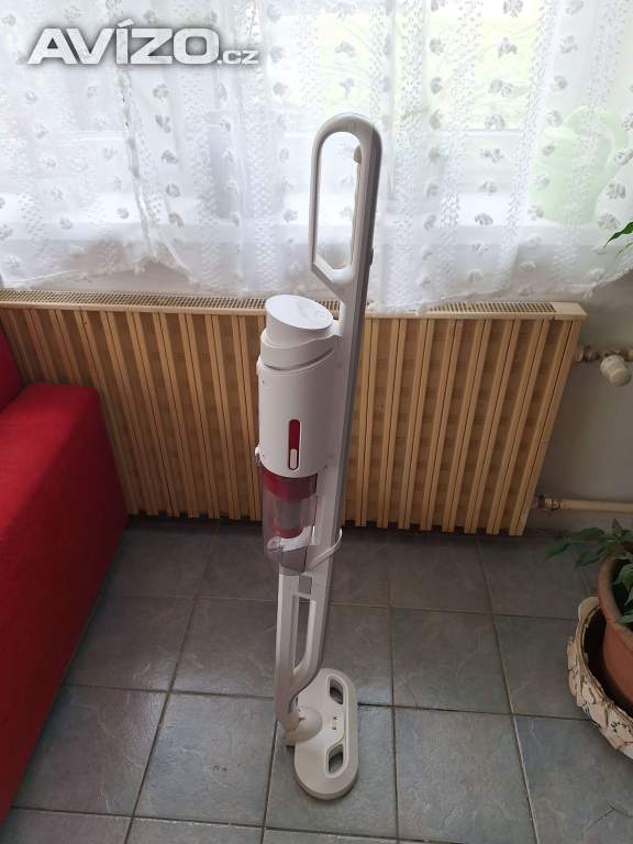 Ruční tyčový bezdrátový vysavač
