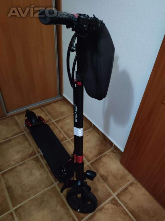 Elektrokolobezka dojezd 40km  rychlost až 45km 