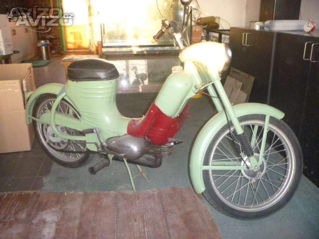 Prodám motocykl JAWA 550 pařez a JAWA 555