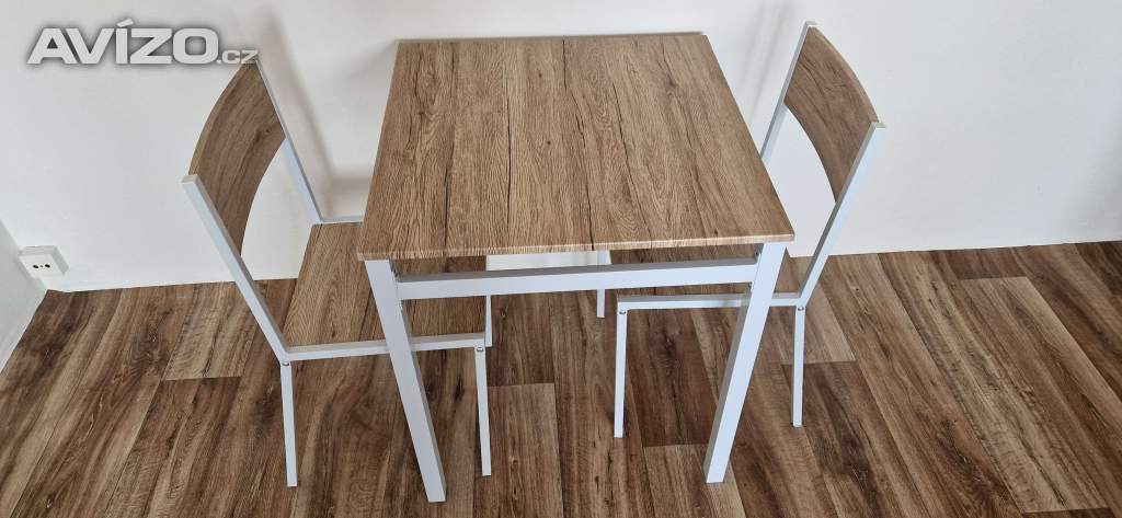 Prodám jídelní sestavu 2 židlí a stolu (vše nové)