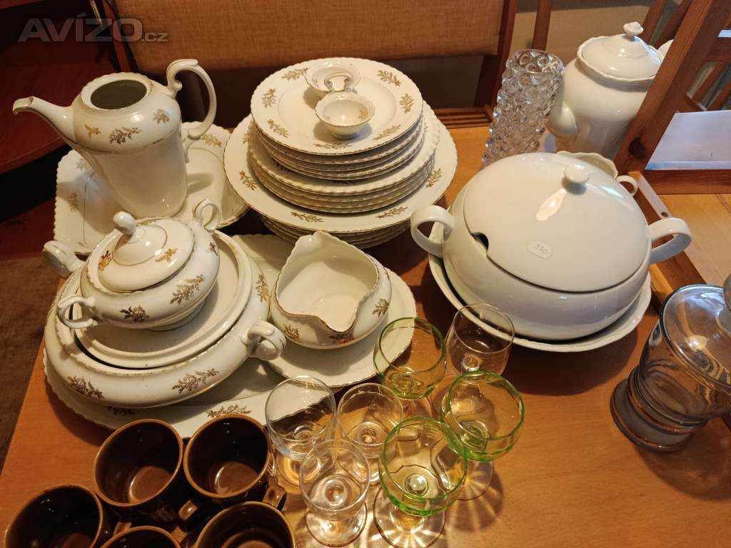 Starožitná jídelní sestava -talíře polévkové mísy, porcelán! 