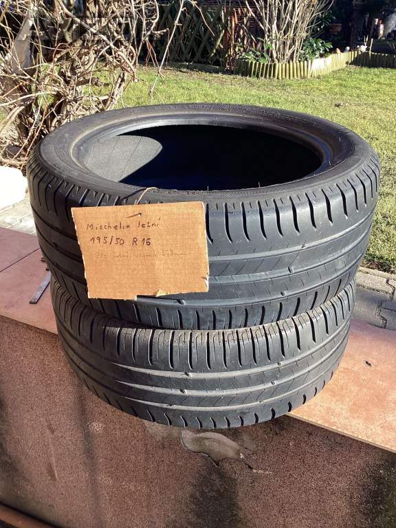 Prodám 2ks letních pneumatik Mischelin  195/50. R16  vzorek 5;8mm