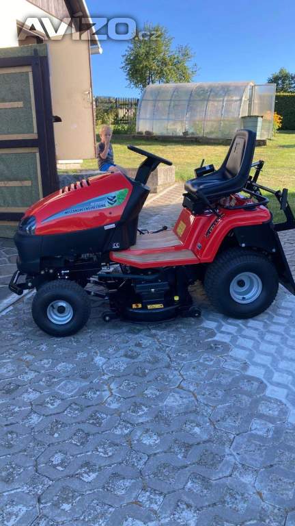 Zahradní traktor Wisconsin Riviera W2900-102