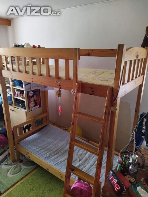 Dětská patrová postel z masivu 