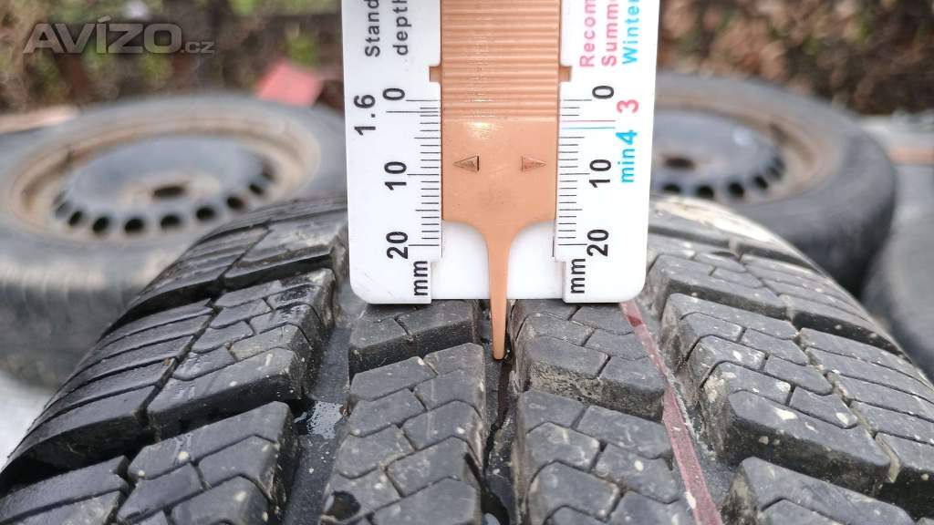 Foto inzerátu Zimní pneu 165/80 R14, 8mm na disku 4x100 (#170)