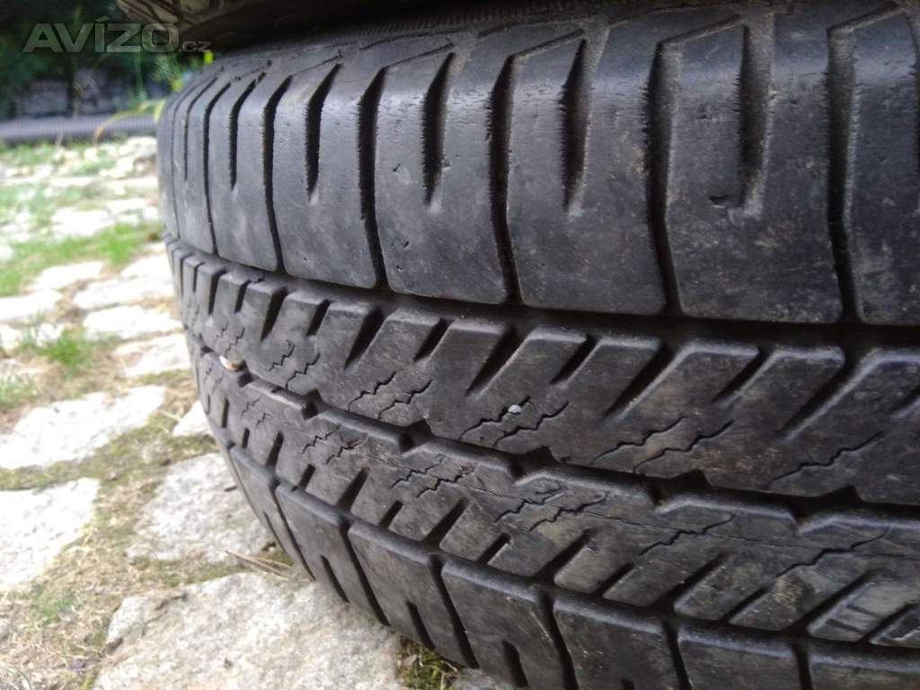 Foto inzerátu pár pneumatik GoodYear, 5mm, 195/60 R15 (#060)