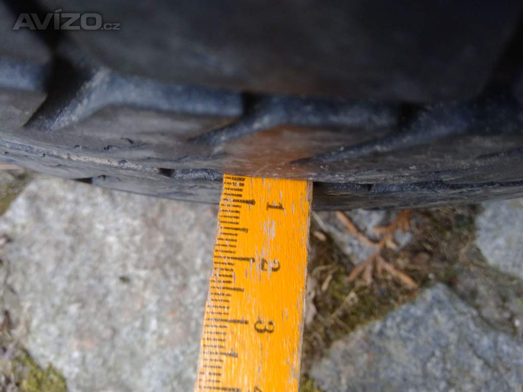 Foto inzerátu pár pneumatik GoodYear, 5mm, 195/60 R15 (#060)
