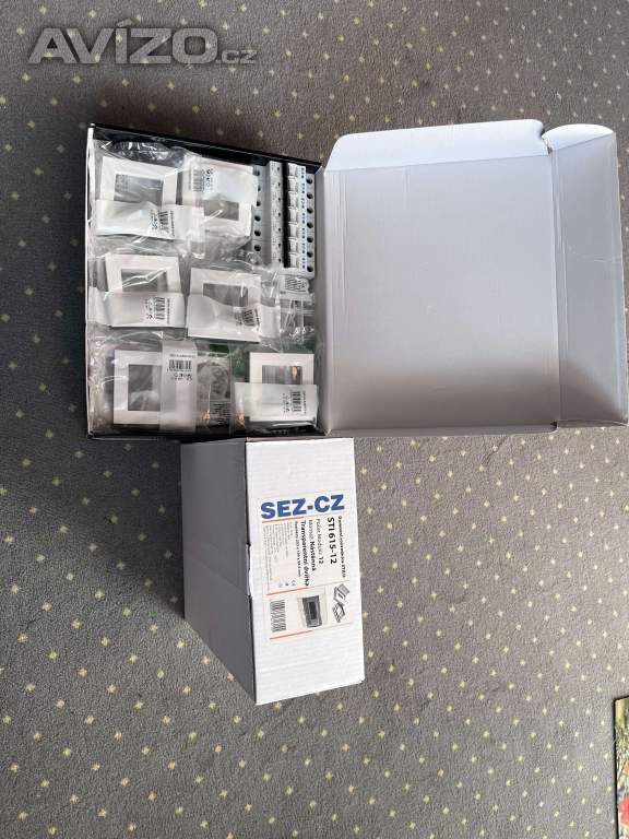 Foto inzerátu Elektroinstalační materiál